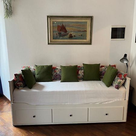 Luxury Central Flat River View Apartment Флоренция Екстериор снимка